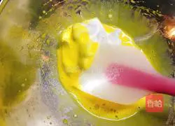 Illustration of how to make matcha trunk cake roll 7