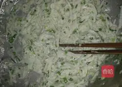 Illustration of how to make shredded radish cake 1