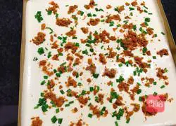 Illustration of how to make chive and meat floss cake rolls 11