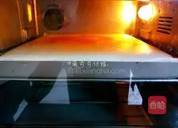 Illustration of how to make raisin cake rolls 14