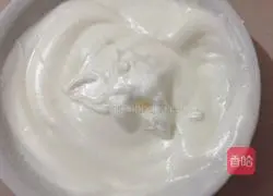 Illustration of how to make meat floss salad cake roll 5