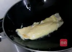 Illustration of how to make egg burritos 9