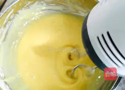 Illustration of how to make chiffon cake 9