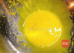 Illustration of how to make matcha trunk cake roll 6