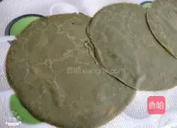 Illustration of how to make matcha towel roll 11