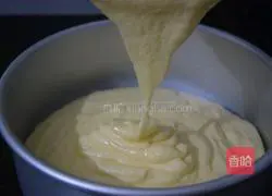 Illustration of how to make chiffon cake 12