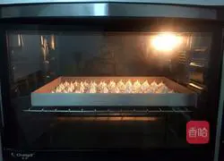 Illustration of how to make rainbow meringue 13