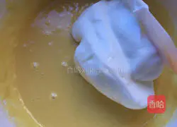 Illustration of how to make cream jam cake roll 3