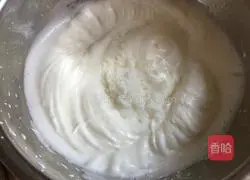 Illustration of how to make orange cake roll 9