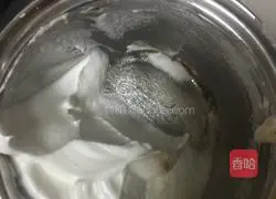 Illustration of how to make eight-inch cocoa chiffon cake 2