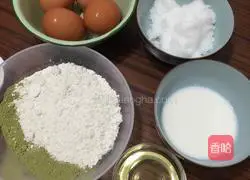 Illustration of how to make eight-inch matcha chiffon cake 1