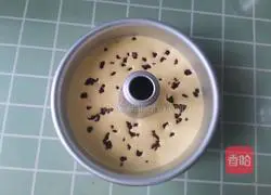 Cranberry Hollow Chiffon Cake Recipe Illustration 10