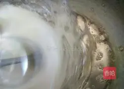 Illustration of two-color cake roll making 6