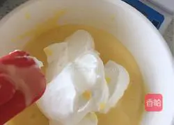 Illustration of how to make meat floss cake rolls 9