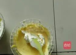 Illustration of making raisin and meat floss cake roll 8