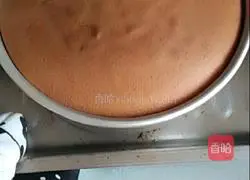 Illustration of how to make eight-inch chiffon cake 7