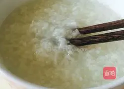 Illustration of how to make carrot pulp and spinach egg pancake 6