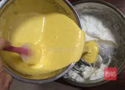 Illustration of how to make 8-inch chiffon cake 13