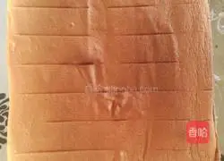 Illustration of how to make chiffon cake slices 8