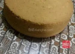 Illustration of how to make chiffon cake 7