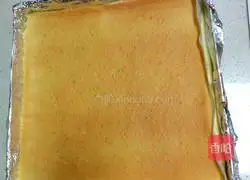 Illustration of how to make meat floss cake rolls 13