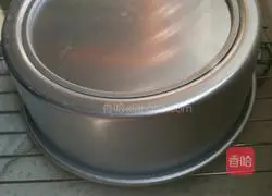 Illustration of how to make chiffon cake 14