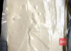 Illustration of how to make orange jam cake roll 15