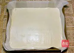 Illustration of how to make cream strawberry cake roll 11