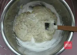 Illustration of how to make rose oatmeal chiffon cake 13