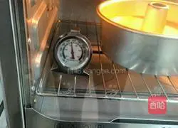 Illustration of how to make 8-inch chiffon cake 14