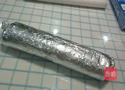 Illustration of how to make meat floss cake rolls 19