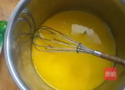 Illustration of how to make dense bean green tea cake rolls 2