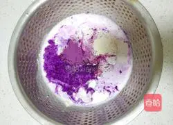 Illustration of how to make purple potato and bean paste mochi waffles 2