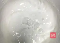 Illustration of how to make cherry strawberry jam cake roll 4