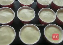 Illustration of how to make cream cupcakes 6
