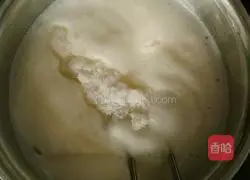 Strawberry Jam Cake Illustration of how to make the roll 8