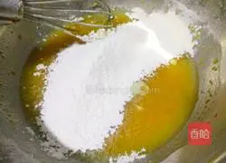 Sweet Illustration of how to make Orange Small Four Rolls 4