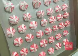 Illustration of how to make colorful marin candy 8