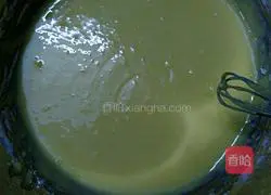 Illustration of how to make eight-inch chiffon cake 7