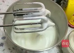 Illustration of how to make coffee wine cake rolls 5