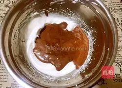 Cocoa Chiffon Cupcake Recipe Illustration 10