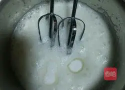 Illustration of how to make chiffon cake 3