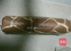 Giraffe cake roll recipe illustration 10