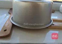 Illustration of how to make six-inch chiffon cake 16