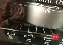 Illustration of how to make chiffon cake 10