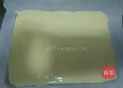 Strawberry Cream Cake Roll Recipe Illustration 9