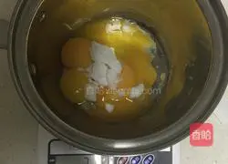 Illustration of how to make eight-inch chiffon cake 3