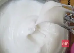 Illustration of how to make eight-inch chiffon cake 7