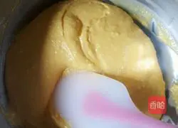 Illustration of how to make light cream chiffon cake 4