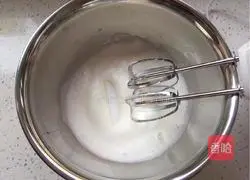 Illustration of how to make dragon fruit chiffon cake (8 inches) 7